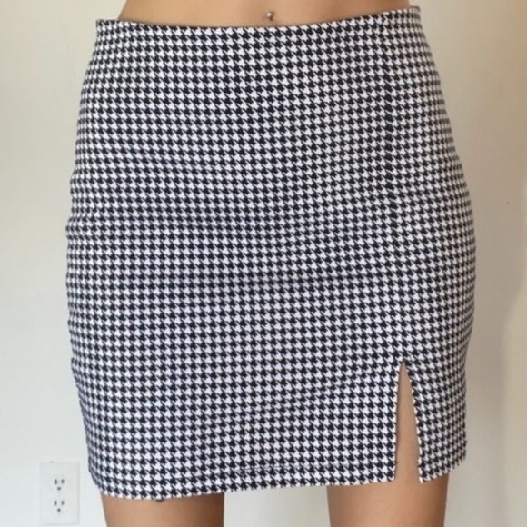 Rue21 Dresses & Skirts - Houndstooth Mini Skirt